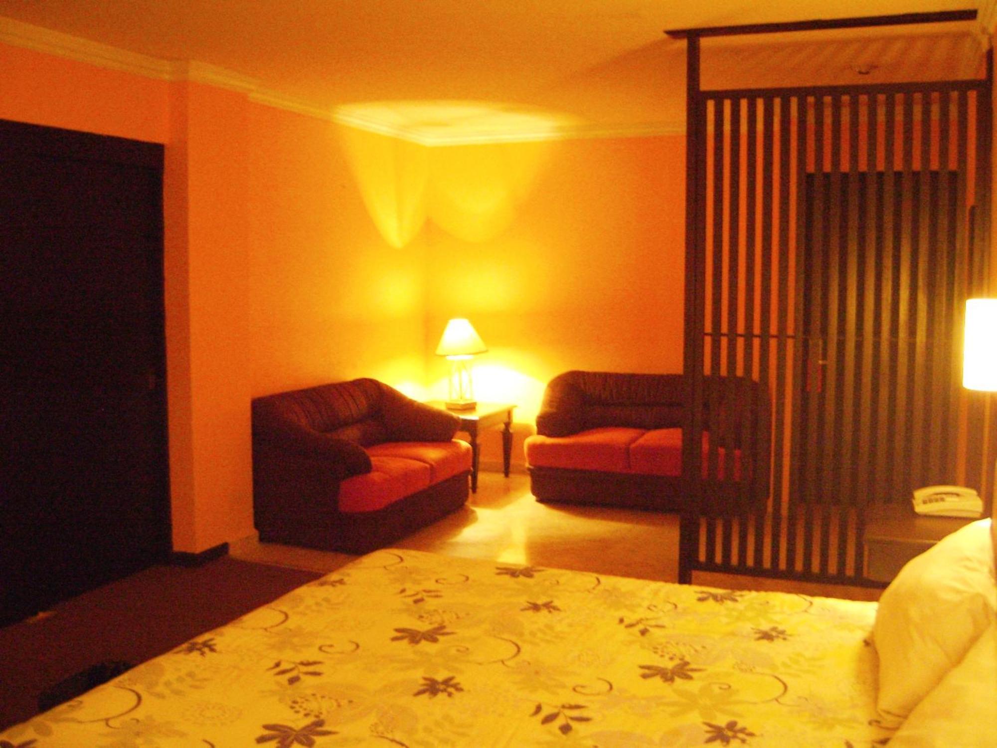 Hotel Le-Gar Monterrey Kültér fotó